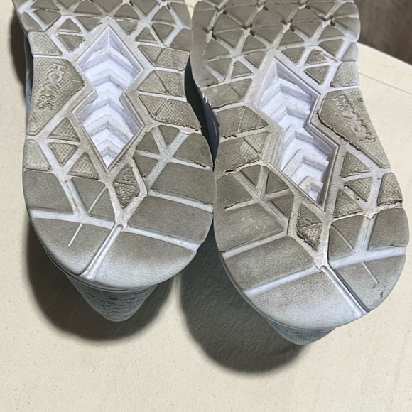 Hoka Sz 91/2 - Picture 5 of 12
